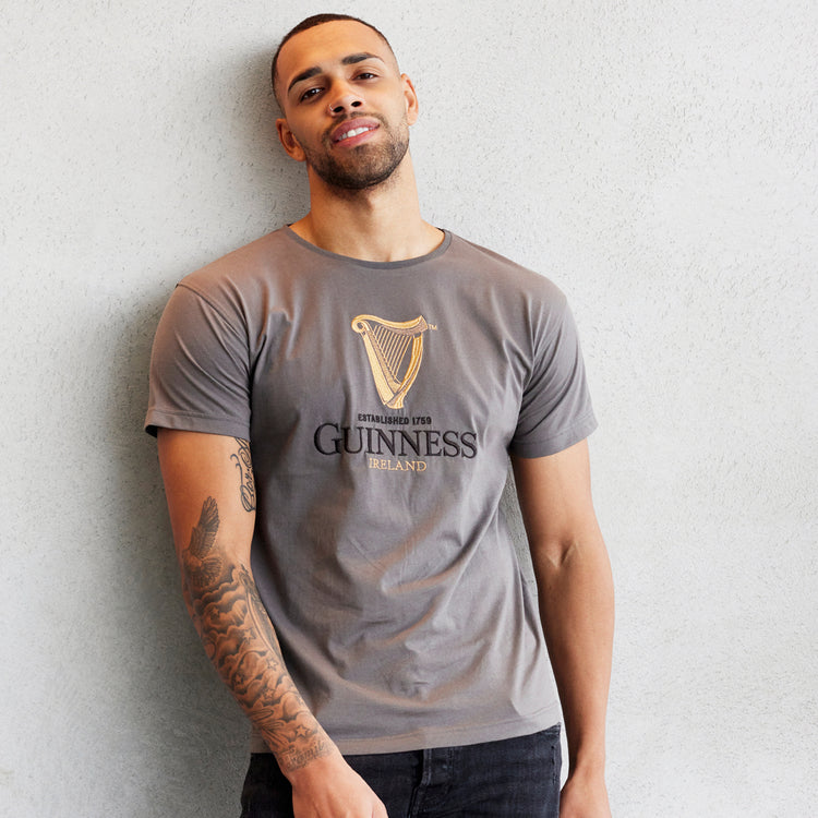 GUINNESS EMBLEM HARP MENS T-SHIRT (PEWTER)