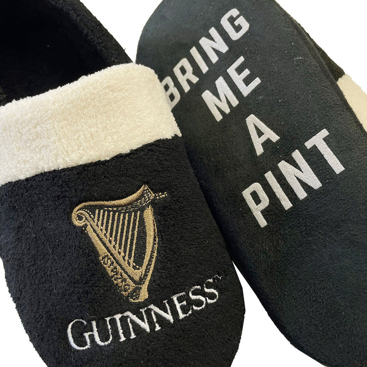GUINNESS IF YOU CAN READ THIS SLIPPERS (BLACK/WHITE)