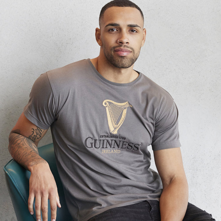 GUINNESS EMBLEM HARP MENS T-SHIRT (PEWTER)